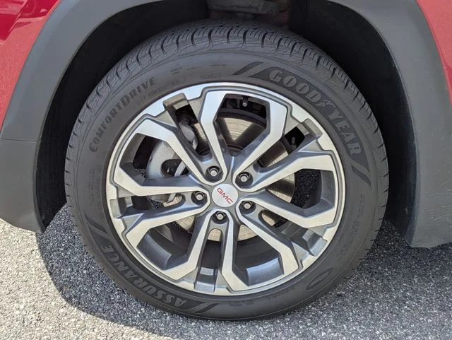 Used 2020 Quartz GMC SLT image 9