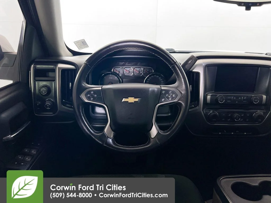 Used 2017 White Chevrolet LT image 22