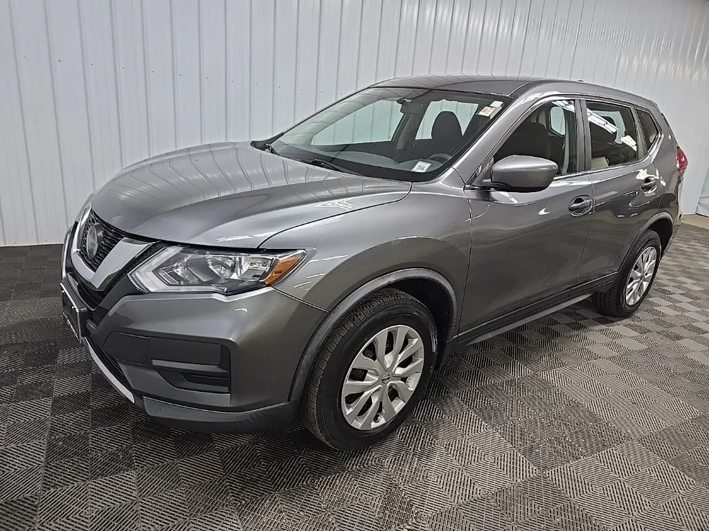 Used 2018 Gray Nissan S image 8