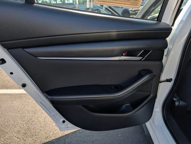Certified Used 2022 White Mazda 2.5 S image 15