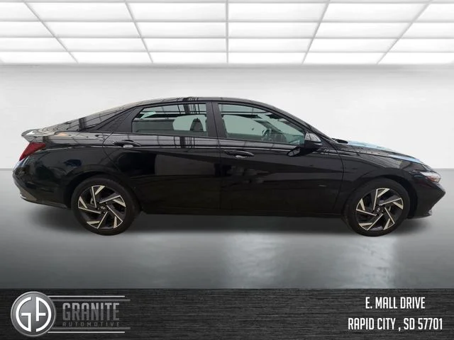 2025 Hyundai Elantra SEL - Photo 7