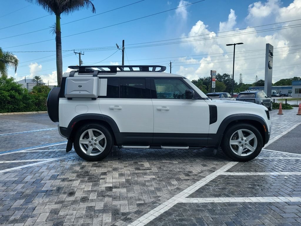 Certified Used 2023 Fuji White Land Rover SE image 6