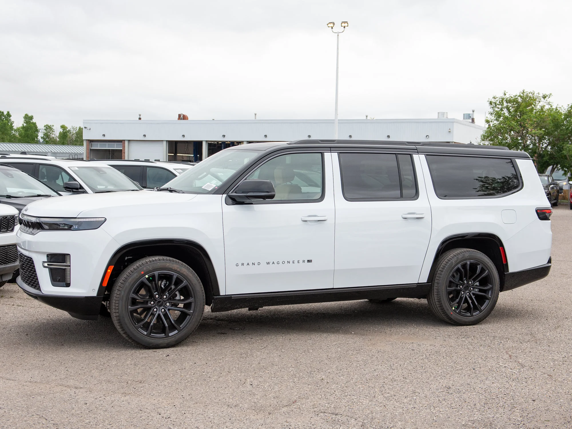 New 2026 White Jeep Summit Reserve* image 2