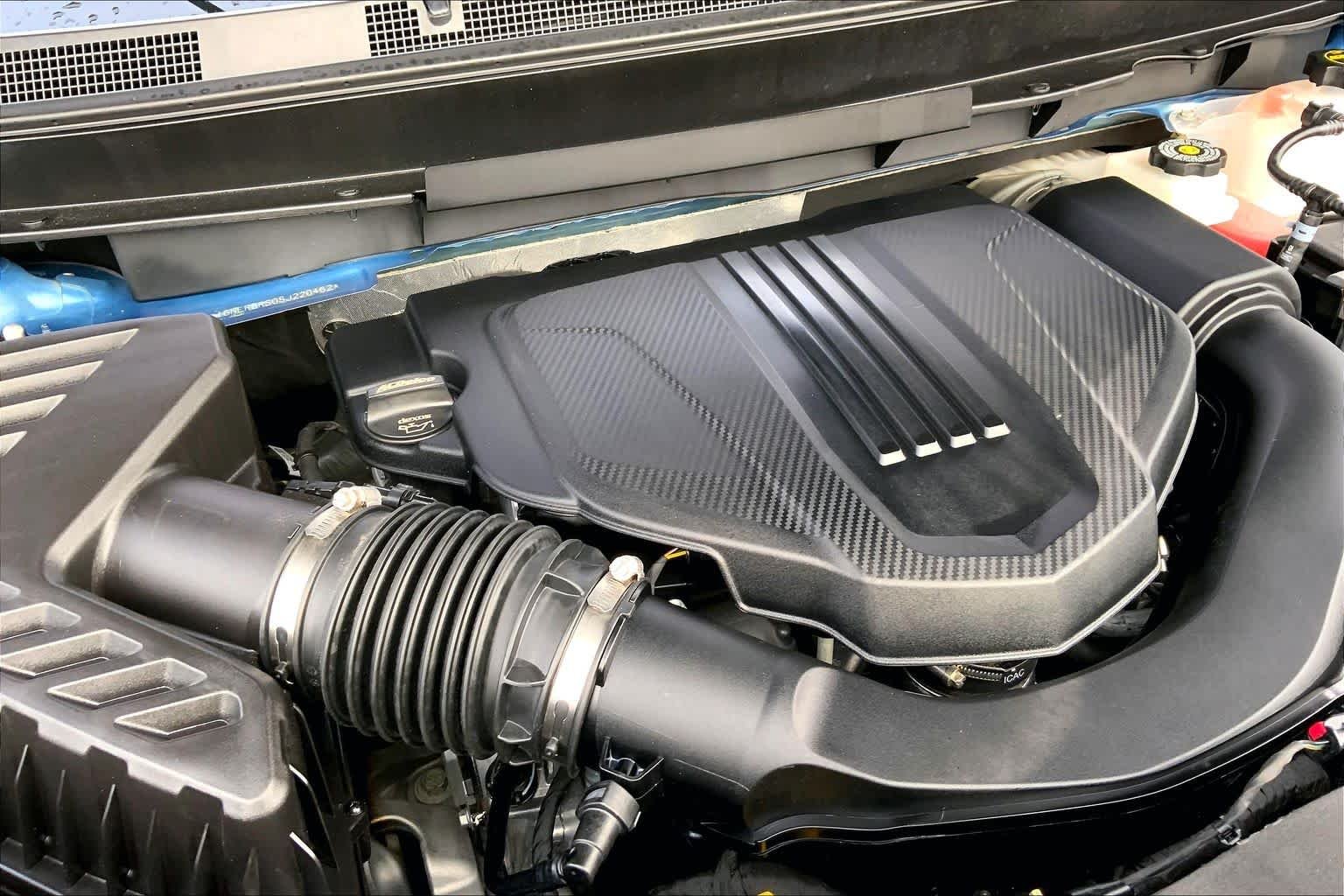 Used 2025 Lakeshore Blue Metallic Chevrolet FWD LT image 32