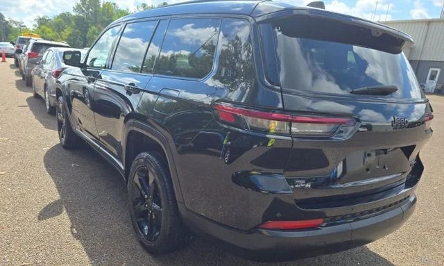 Used 2023 Black Jeep Limited image 3