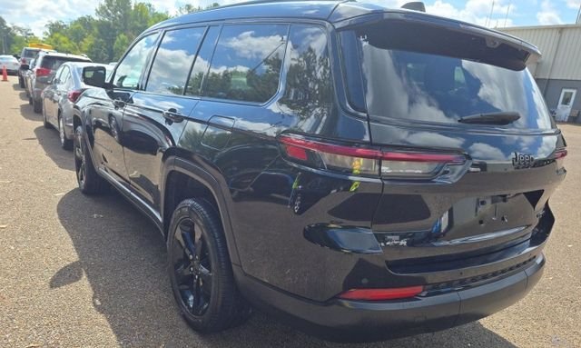 Used 2023 Black Jeep Limited image 3
