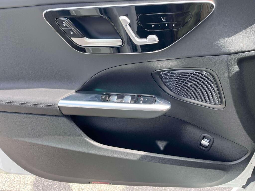 New 2026 Polar White Mercedes-Benz C 300 image 30