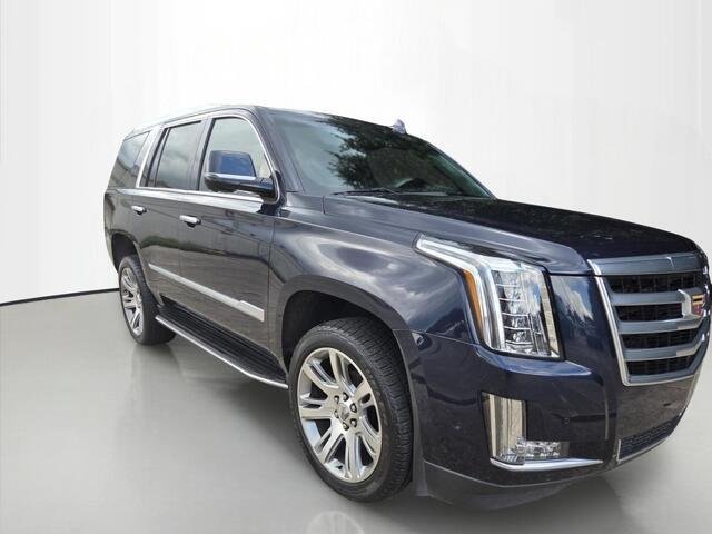 Used 2017 Dark Adriatic Blue Metallic Cadillac Luxury image 7