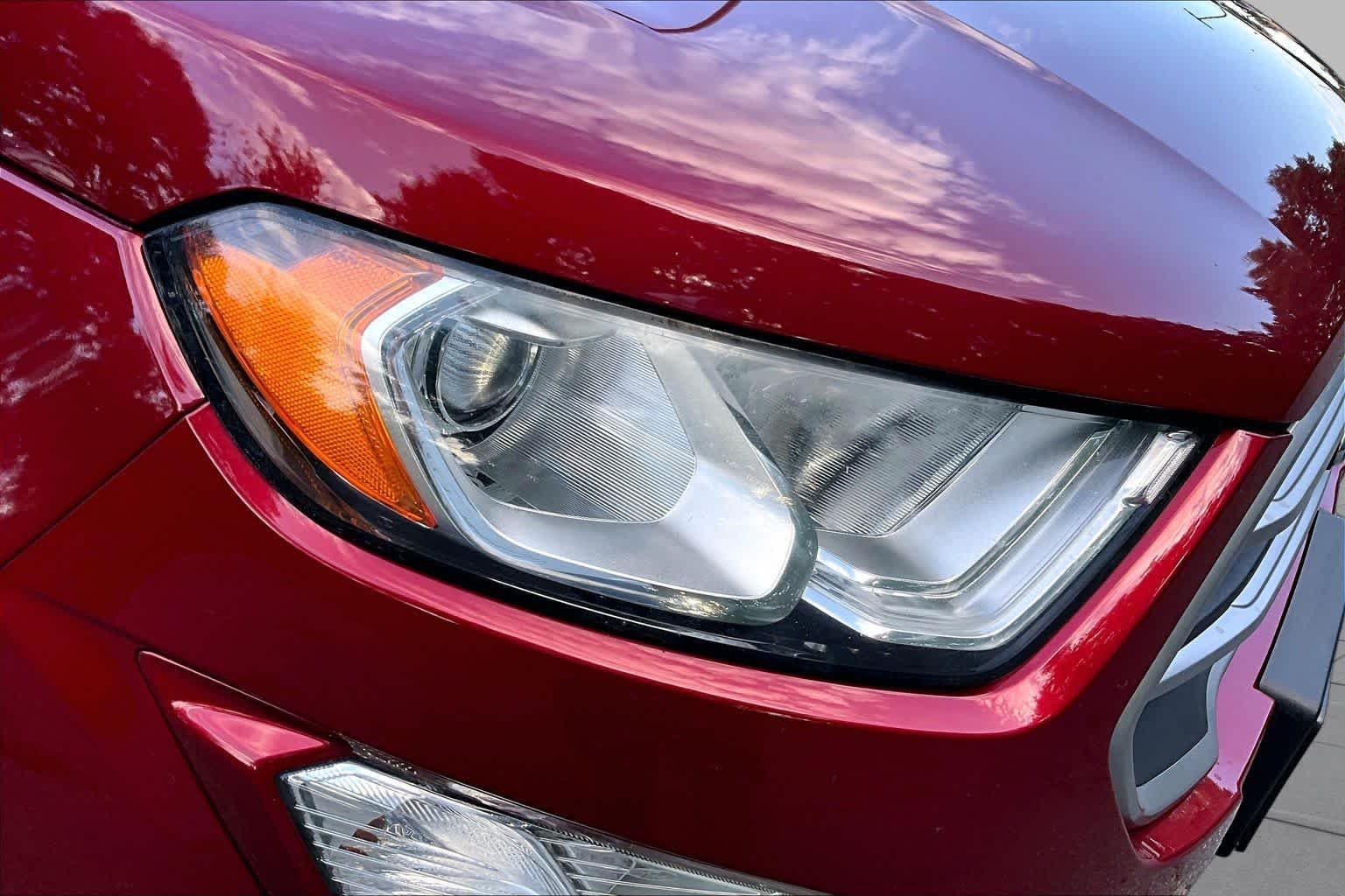 Used 2020 Ruby Red Metallic Tinted Clearcoat Ford SE image 26