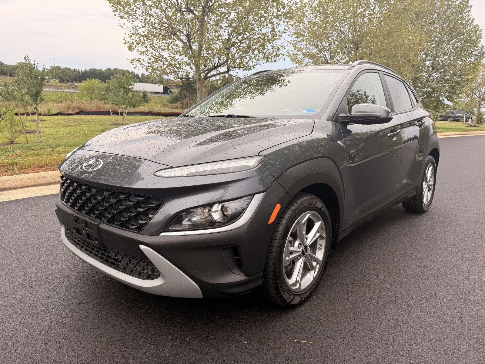 Used 2022 Thunder Gray Hyundai SEL image 2