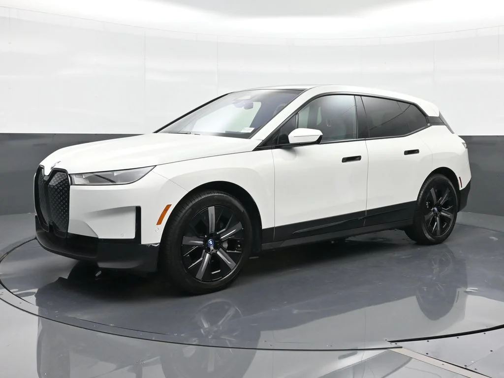 Used 2024 White BMW xDrive50 image 1