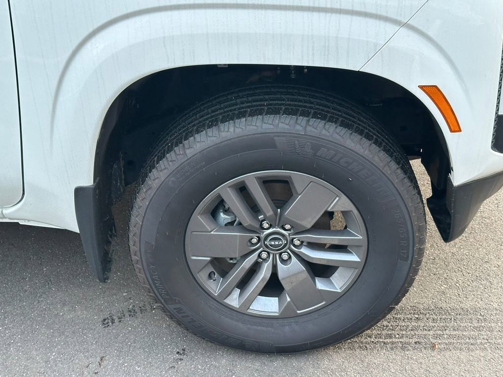 2025 Nissan Frontier SV - Photo 10