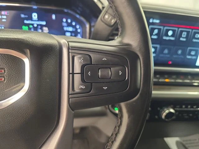 Used 2025 Summit White GMC SLT image 31