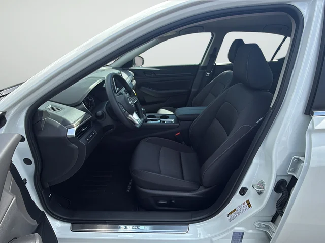 New 2026 White Nissan 2.5 SV image 10
