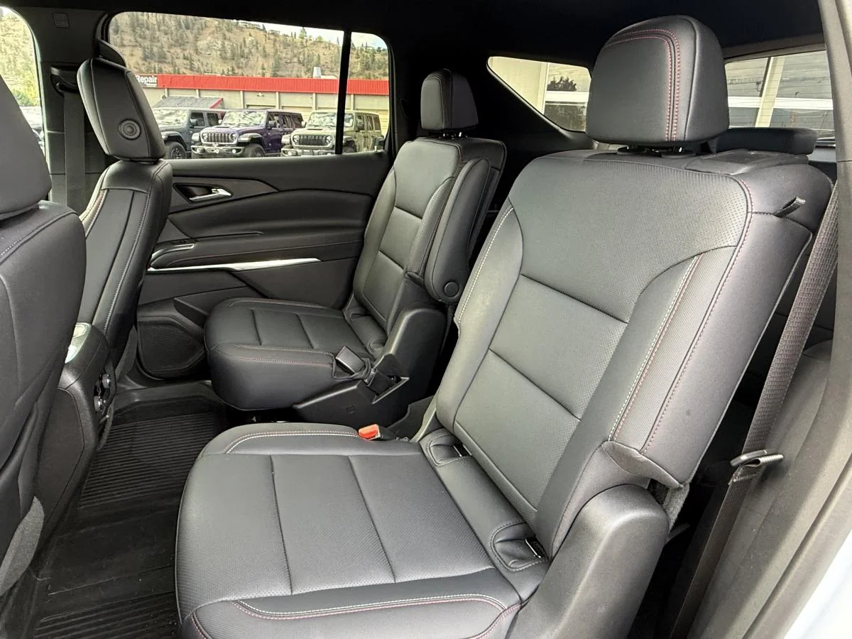 Used 2026 White Chevrolet Z71 image 18