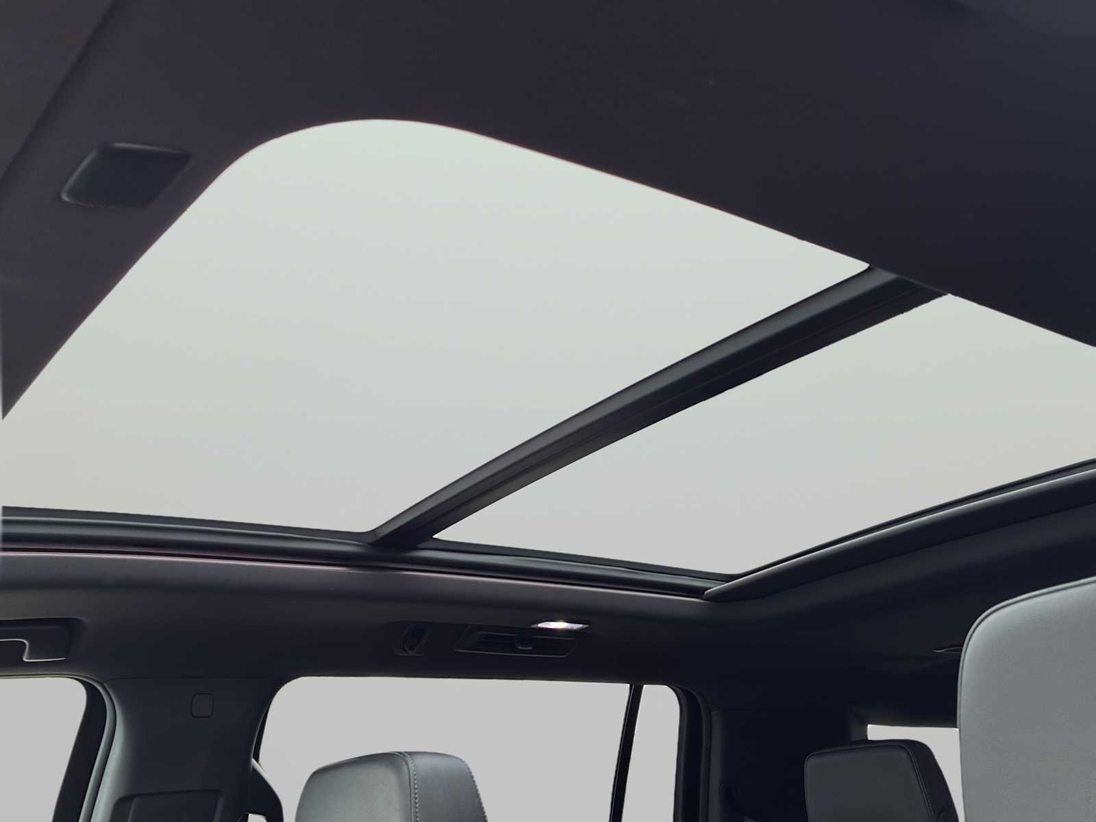 2024 Chevrolet Suburban Z71 - Photo 20
