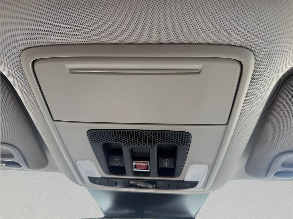 New 2026 Platinum White Pearl Honda Touring image 31
