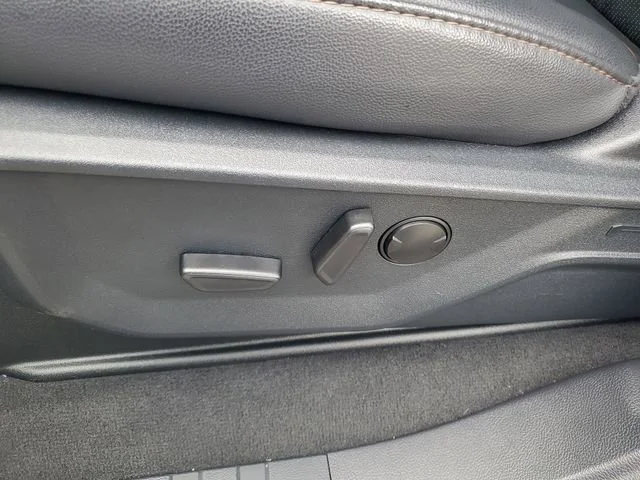 Used 2025 Avalanche Ford XL image 7