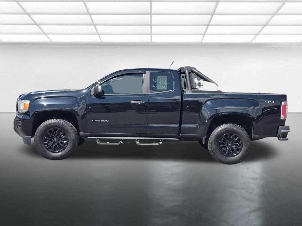 Certified Used 2017 ONYX BLACK GMC 4WD image 15