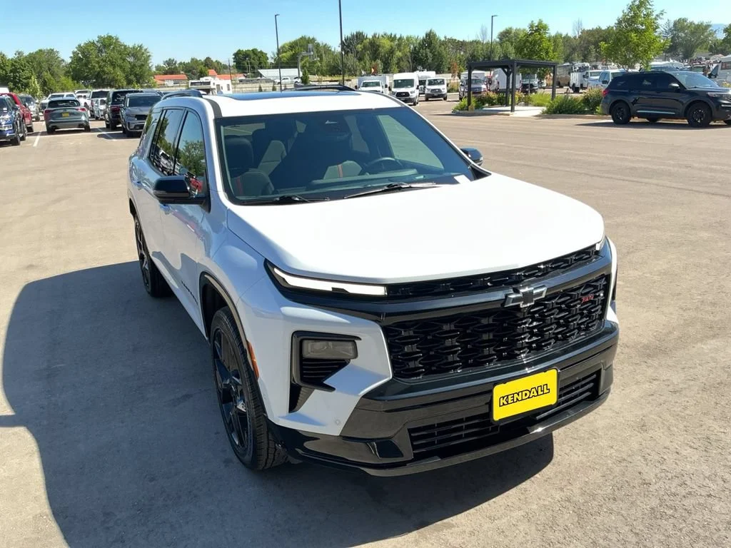 Used 2026 Polar White Tricoat Chevrolet RS image 22