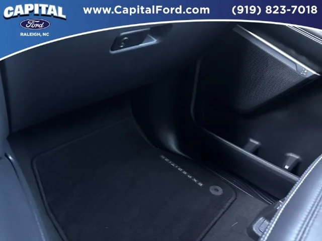 Used 2025 White Ford Platinum image 28