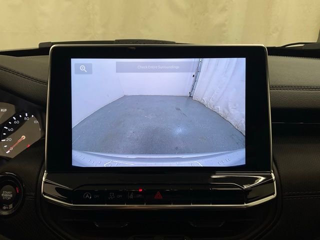 New 2026 Silver Zynith Metallic Clearcoat Jeep Latitude image 19