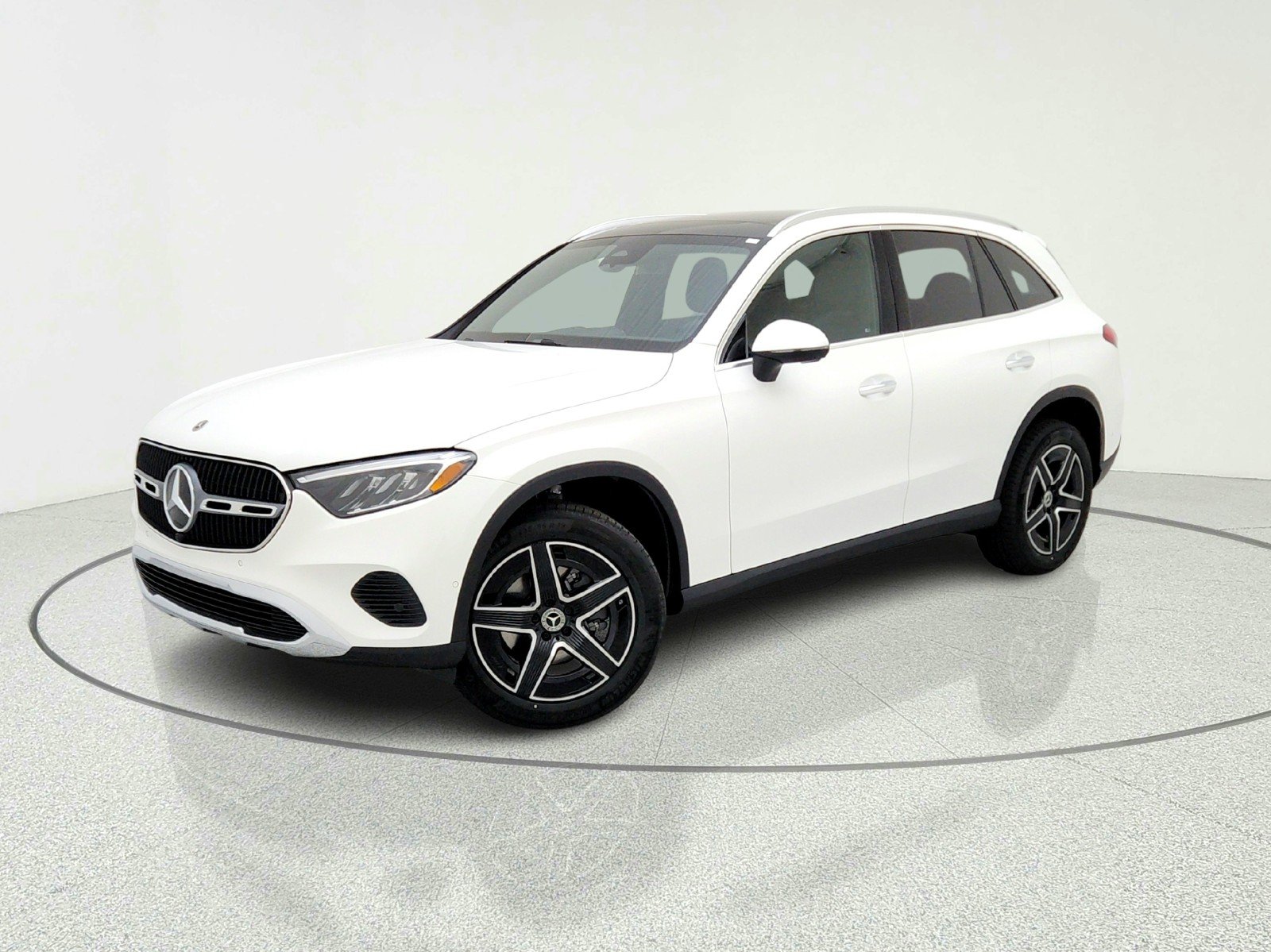 2026 Mercedes-Benz GLC GLC 300's photo