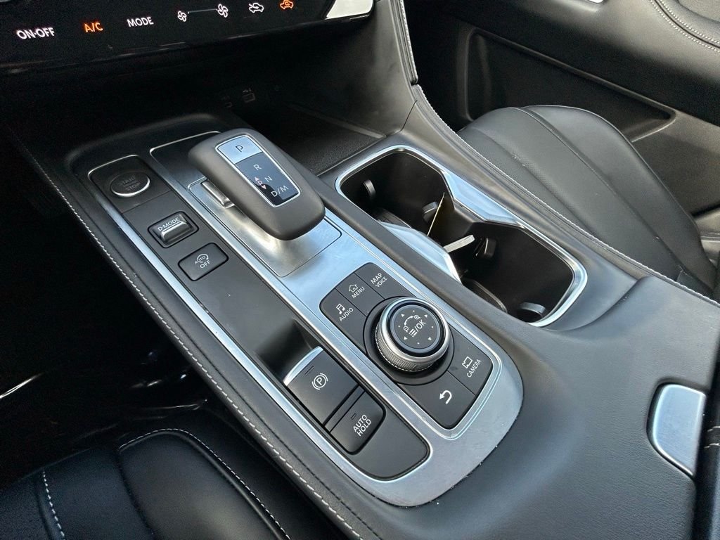 Used 2025 White INFINITI LUXE image 31