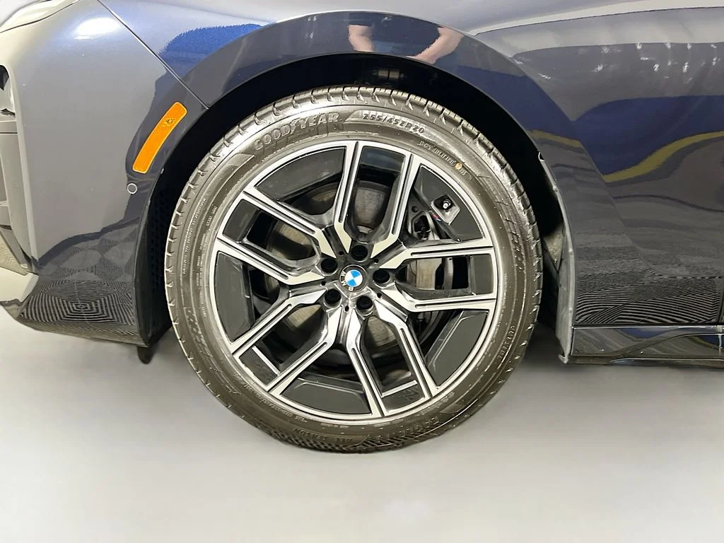 Used 2025 Carbon Black Metallic BMW 740i xDrive image 33