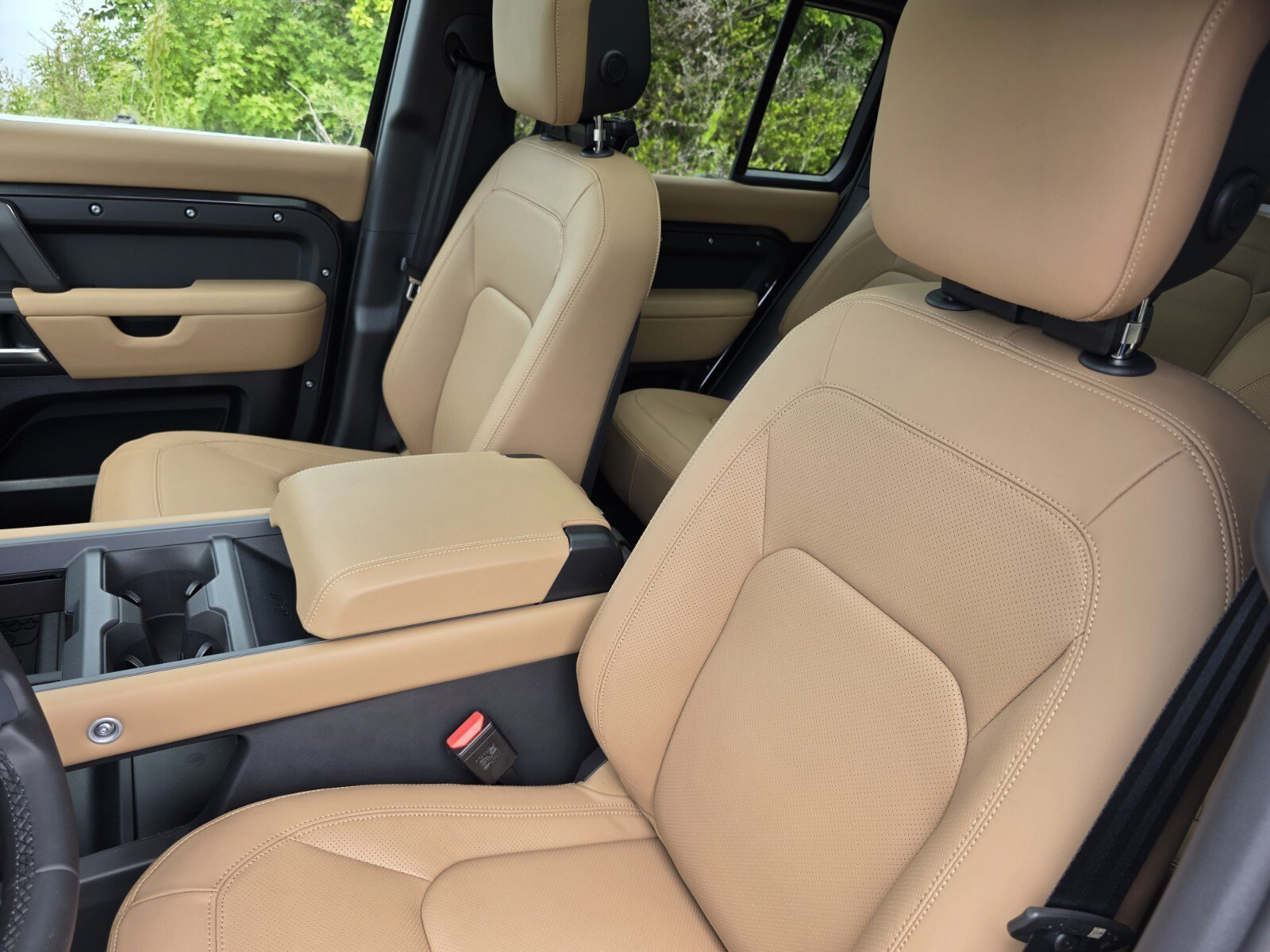 New 2026 Carpathian Grey Land Rover P400 X-Dynamic SE image 11