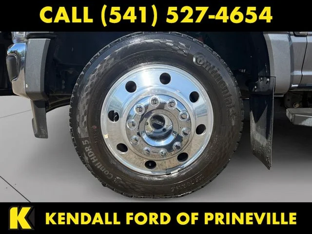 Used 2025 Gray Ford Lariat image 9