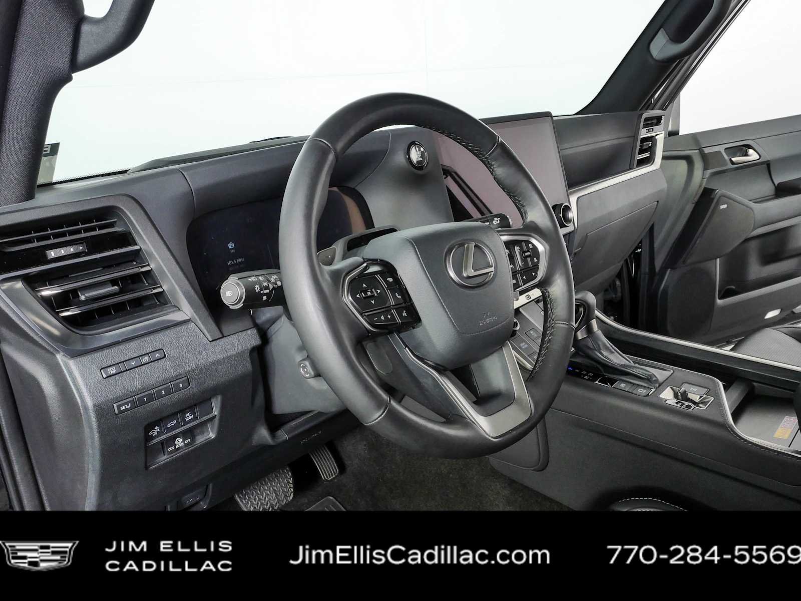 Used 2024  Lexus GX 550 Luxury image 4