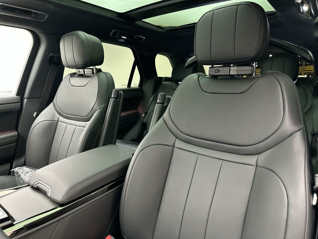 New 2026 Fuji White Land Rover Dynamic SE image 10
