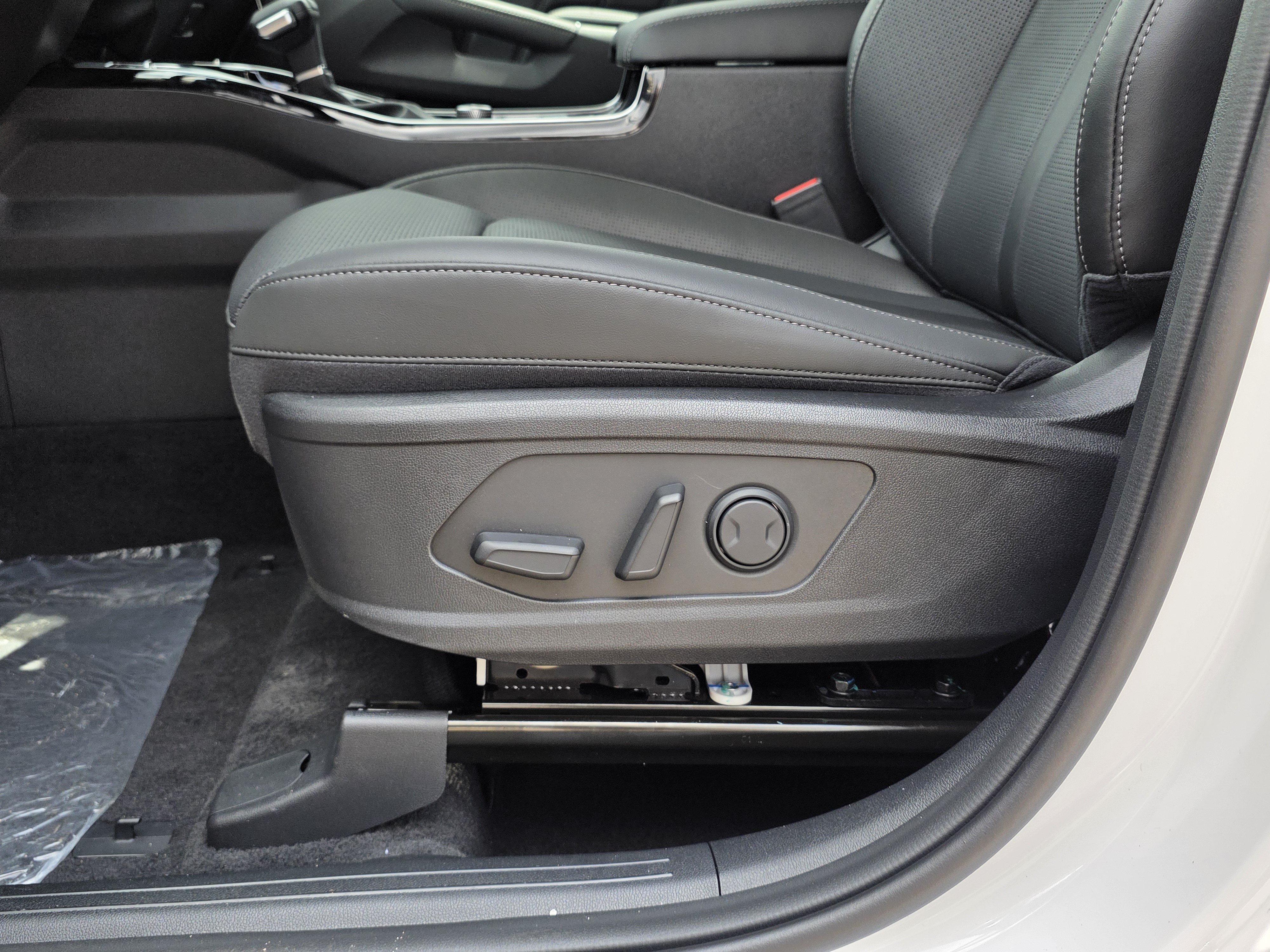 New 2026 Glacial White Pearl Kia SX image 10