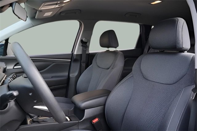 2020 Hyundai Santa Fe SE photo 2