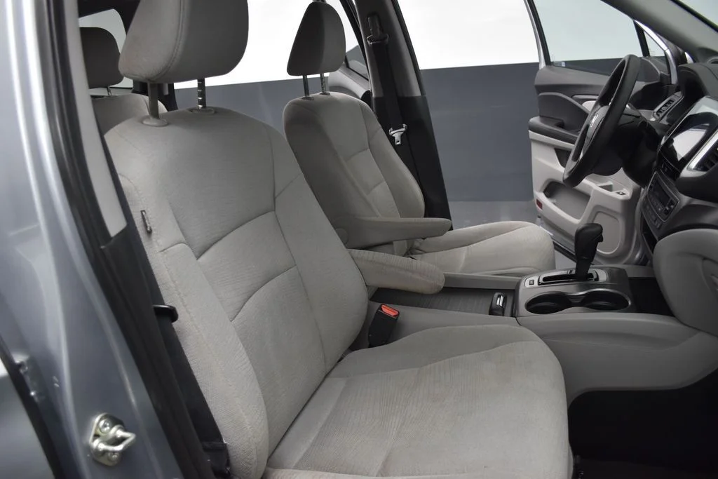 Used 2017 Silver Honda EX image 31