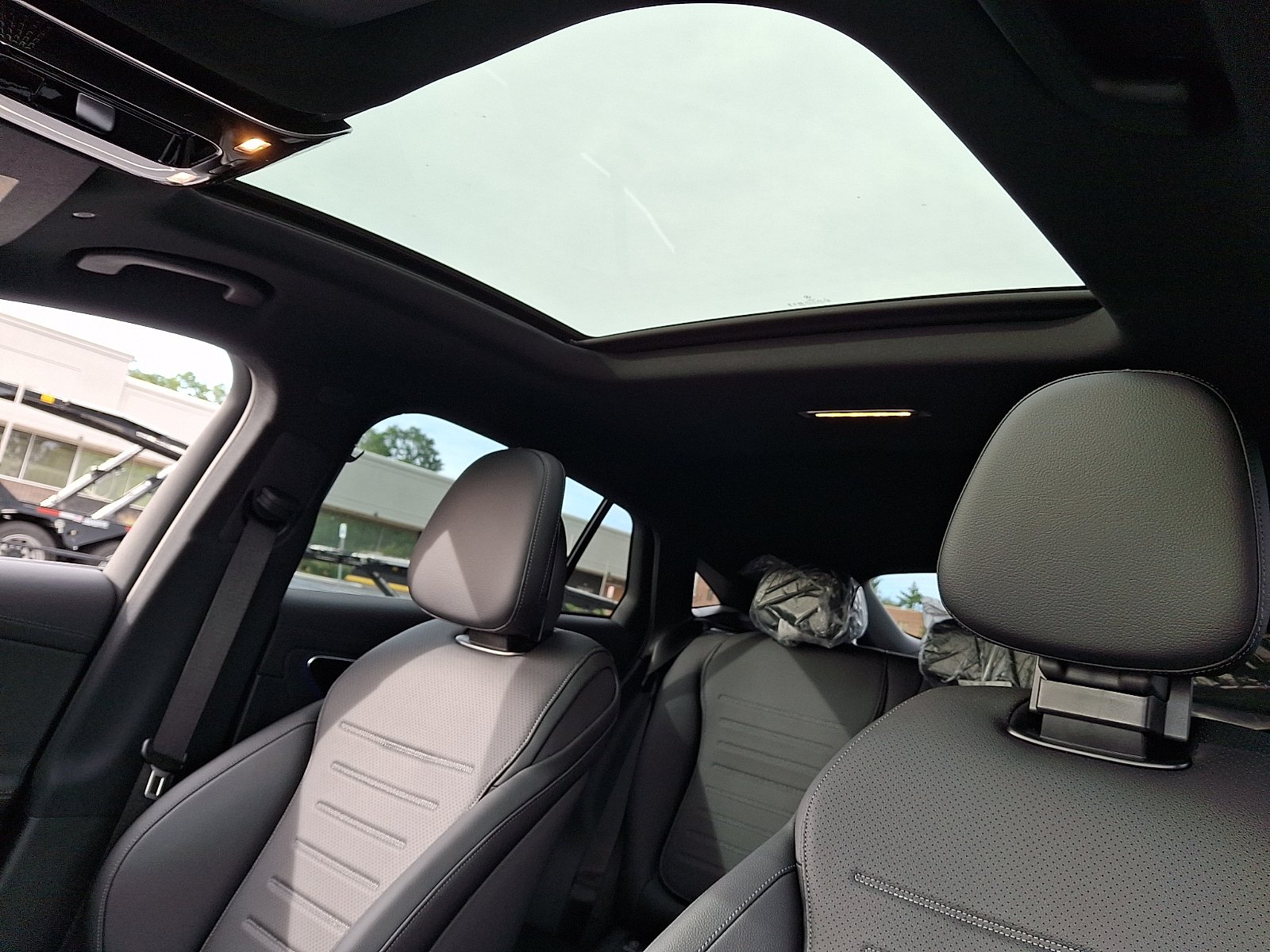 New 2027 Black Mercedes-Benz GLC 300 image 12