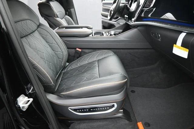 New 2026 High Gloss Black Exterior Paint Jeep Summit Reserve image 22