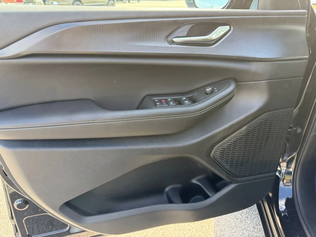 2025 Jeep Grand Cherokee Altitude - Photo 10
