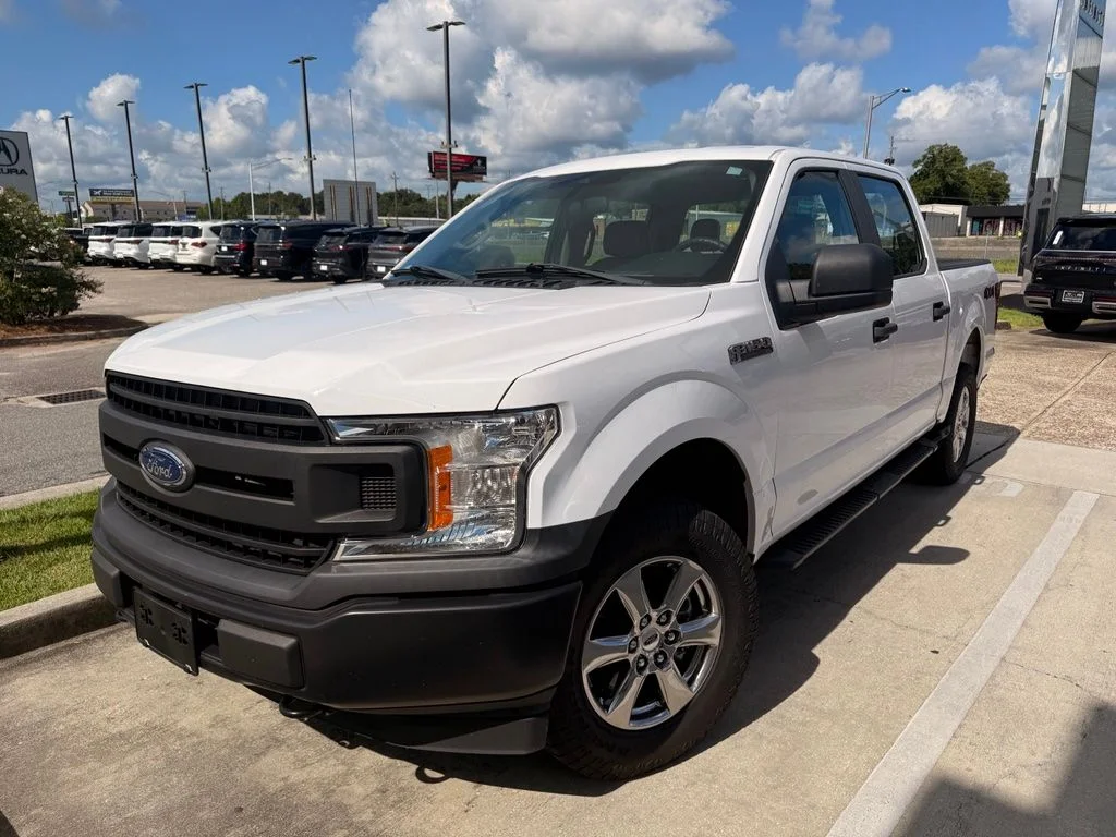 Used 2020 White Ford XL image 1