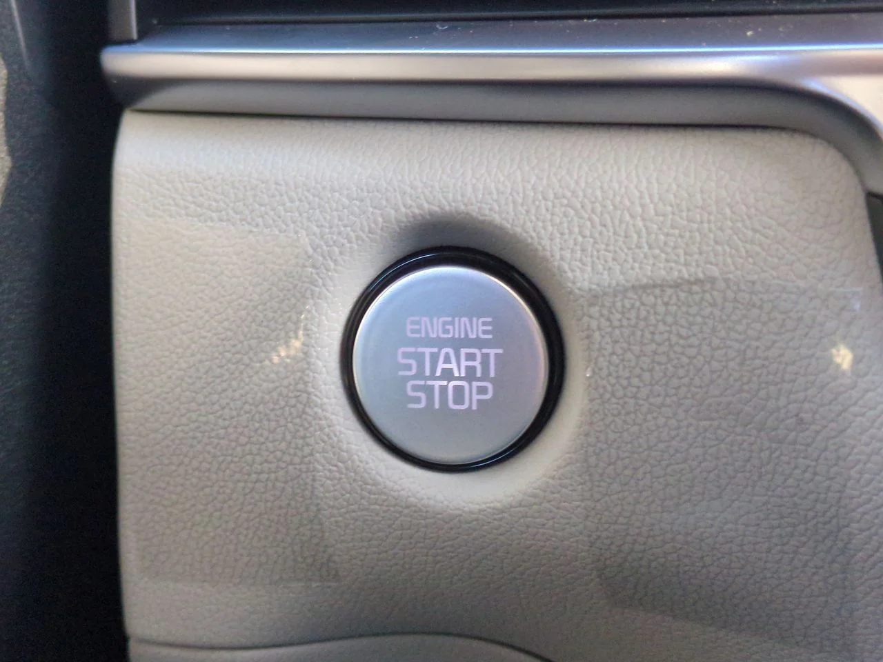 New 2026 Snow White Pearl Kia EX image 17
