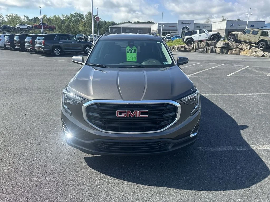 Used 2020 Gray GMC SLE image 3