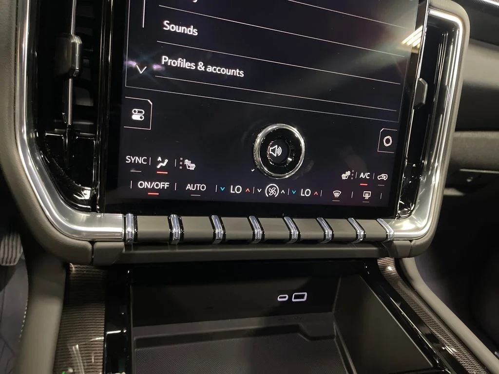 Used 2026 White GMC Elevation image 19