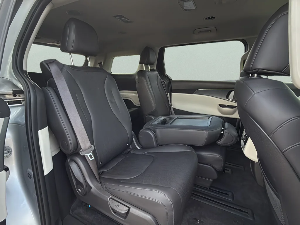 Certified Used 2023 Silky Silver Kia LX Seat Package image 18