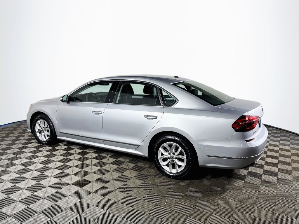 Used 2017 Silver Volkswagen 1.8T S image 8