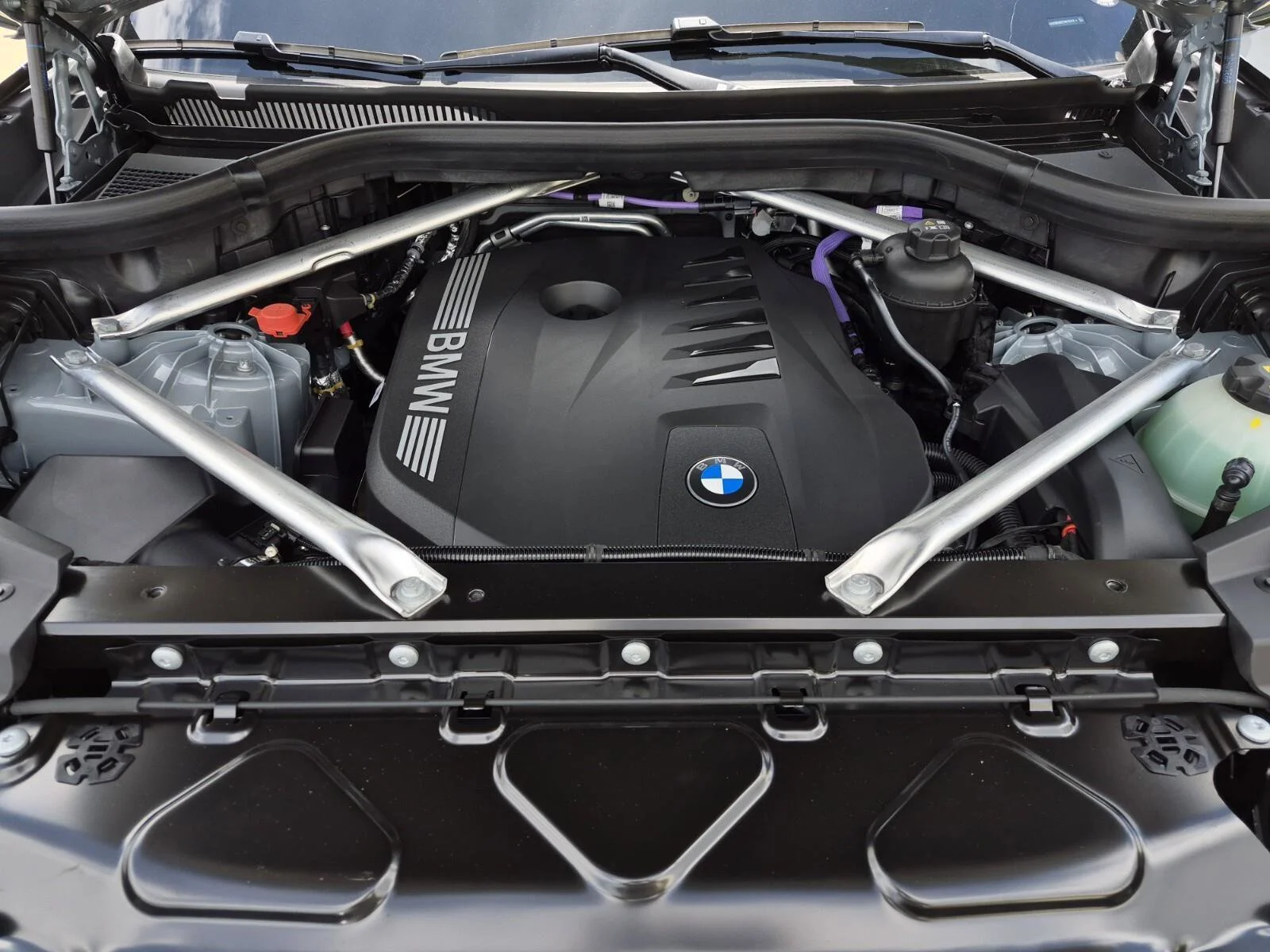 New 2026 Brooklyn Grey Metallic BMW xDrive40i image 9