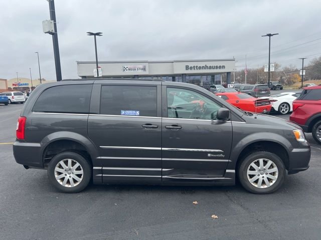 Used 2016 Gray Chrysler Touring image 3