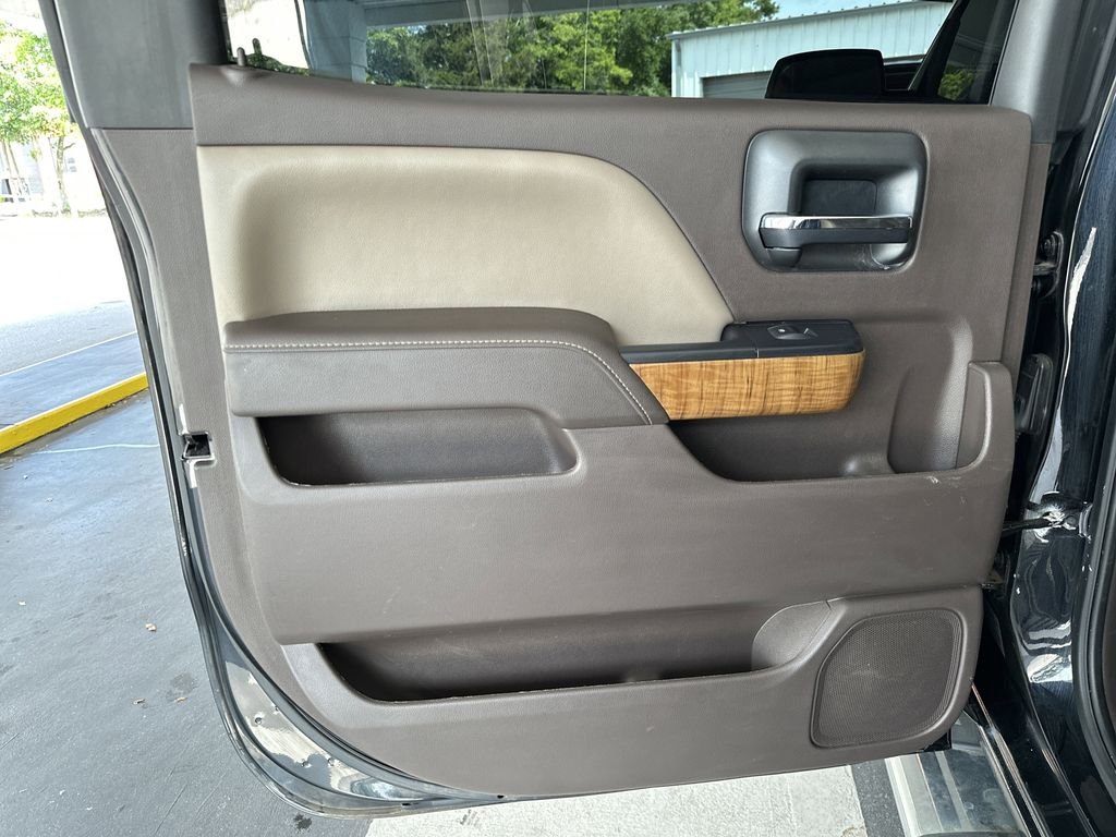 Used 2017 Black GMC SLT image 29