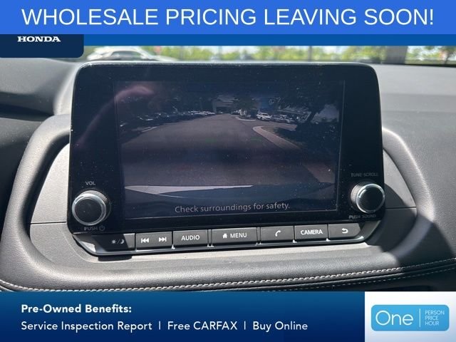 Used 2024 Glacier White Nissan S image 25