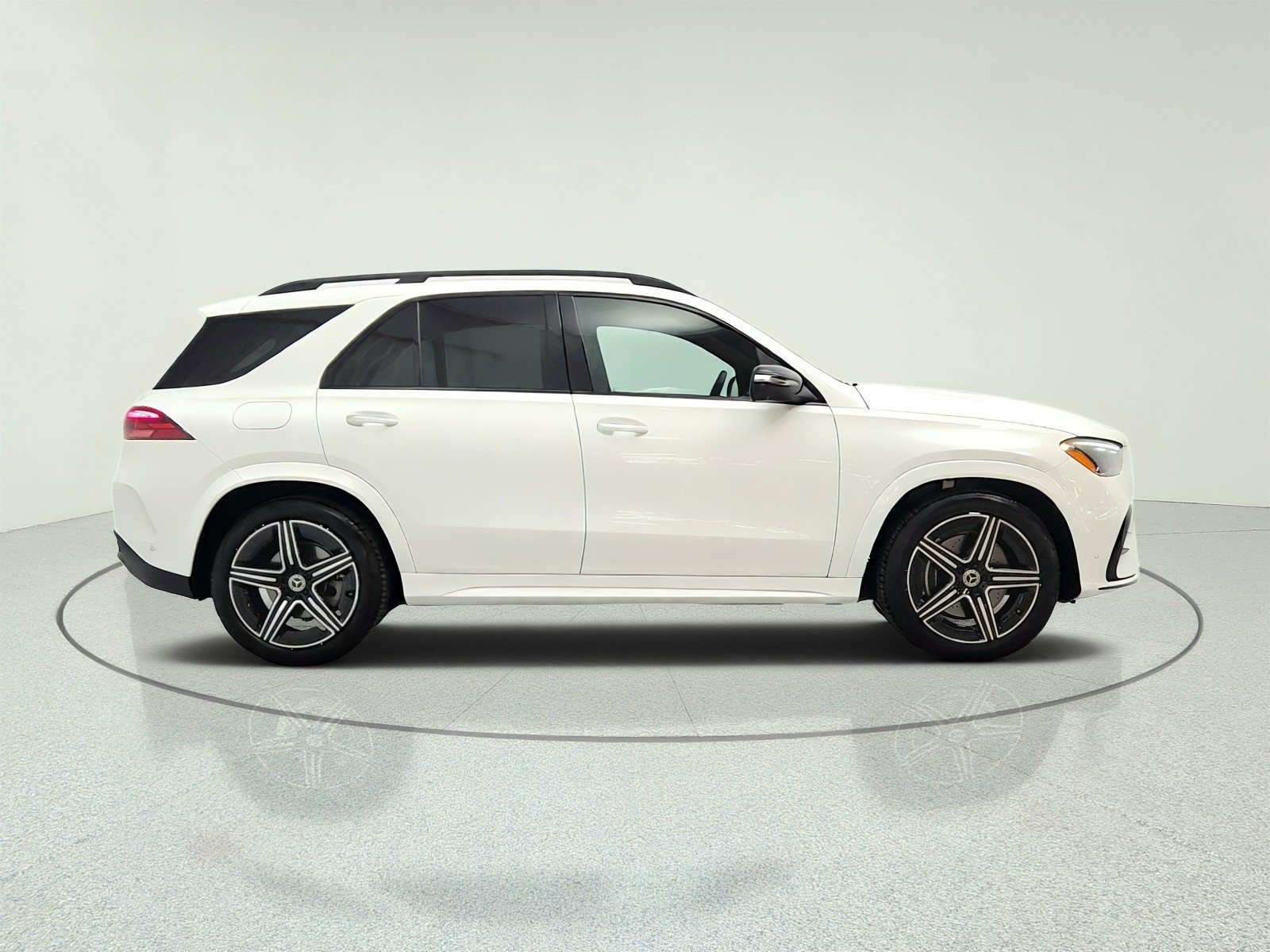 Certified Used 2026 Polar White Mercedes-Benz GLE 450 4MATIC® SUV image 4